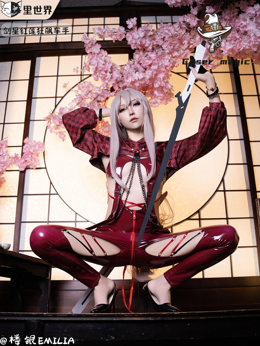Anime Cosplay Show - NIKKE × Stellar Blade Collab, Godin